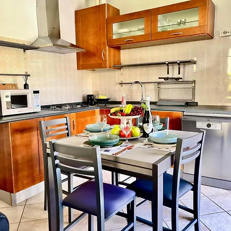 House Prua A Step From The *